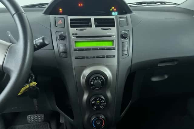 Toyota Yaris (2009) thumbnail 20