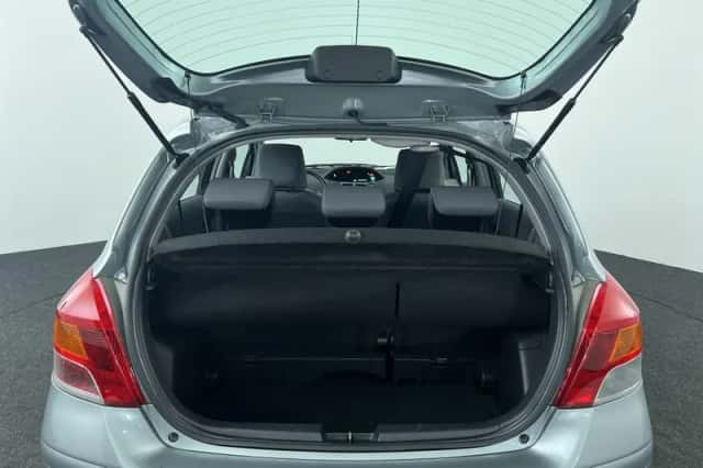 Toyota Yaris (2009) thumbnail 23