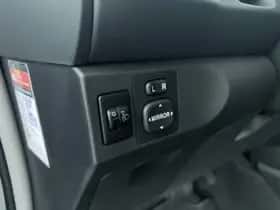 Toyota Yaris (2009) thumbnail 24