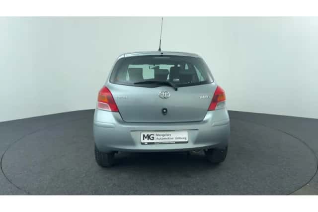 Toyota Yaris (2009) thumbnail 4