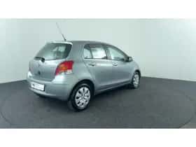 Toyota Yaris (2009) thumbnail 5