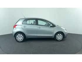 Toyota Yaris (2009) thumbnail 6