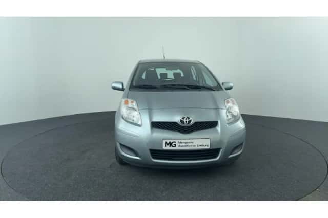 Toyota Yaris (2009) thumbnail 8