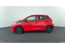 Toyota Aygo (2022) thumbnail 2