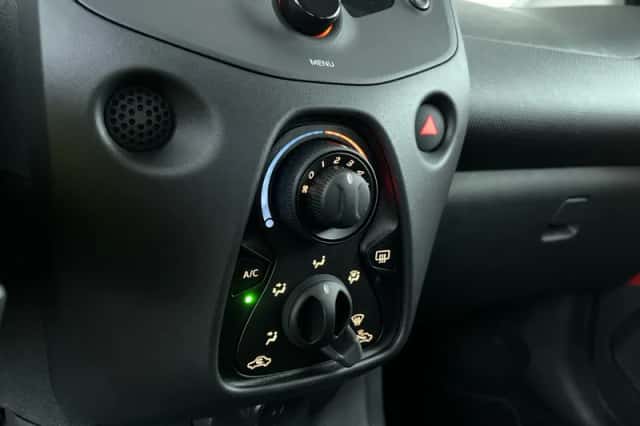 Toyota Aygo (2022) thumbnail 18