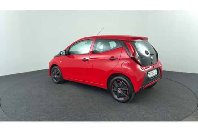 Toyota Aygo (2022) thumbnail 3