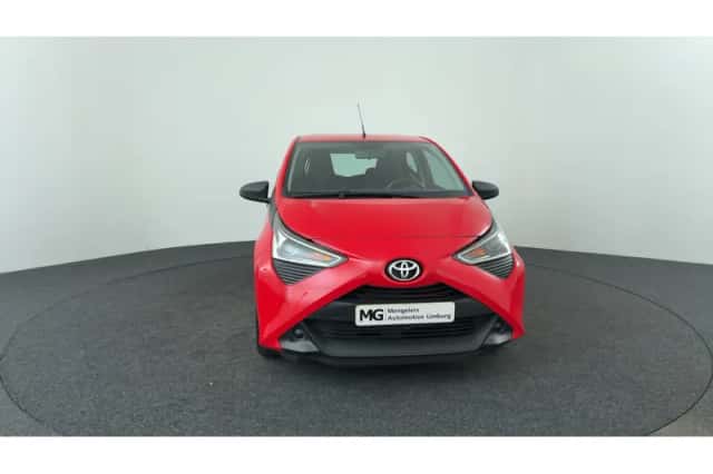 Toyota Aygo (2022) thumbnail 8