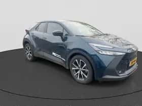 Toyota C-HR (2025) thumbnail 2