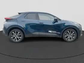 Toyota C-HR (2025) thumbnail 8