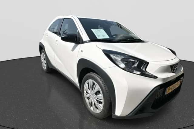 Toyota Aygo X (2022) thumbnail 2