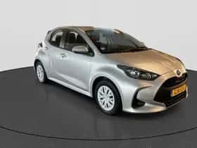 Toyota Yaris (2023) thumbnail 2