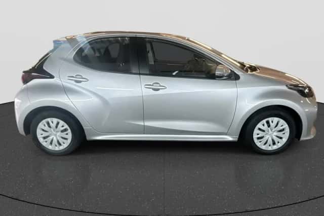Toyota Yaris (2023) thumbnail 9