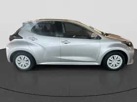 Toyota Yaris (2023) thumbnail 9