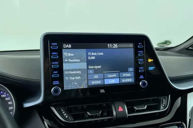 Toyota C-HR (2020) thumbnail 18