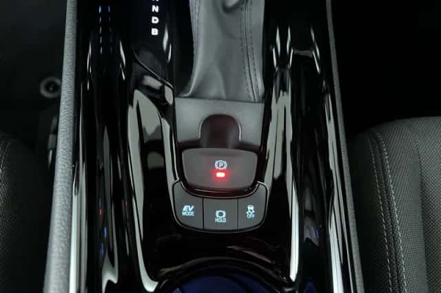 Toyota C-HR (2020) thumbnail 23