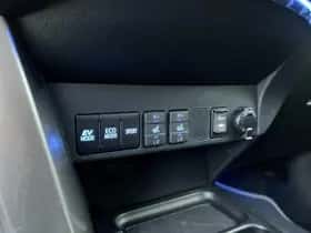 Toyota RAV4 (2017) thumbnail 23