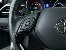 Toyota C-HR (2022) thumbnail 15
