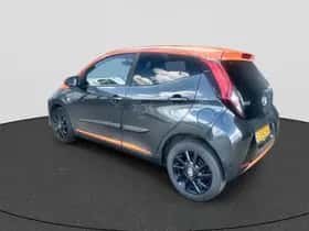 Toyota Aygo (2021) thumbnail 5