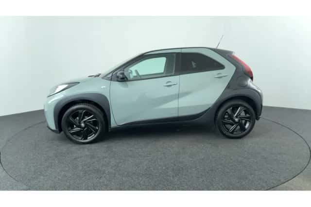 Toyota Aygo X (2024) thumbnail 2