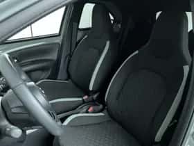 Toyota Aygo X (2024) thumbnail 11