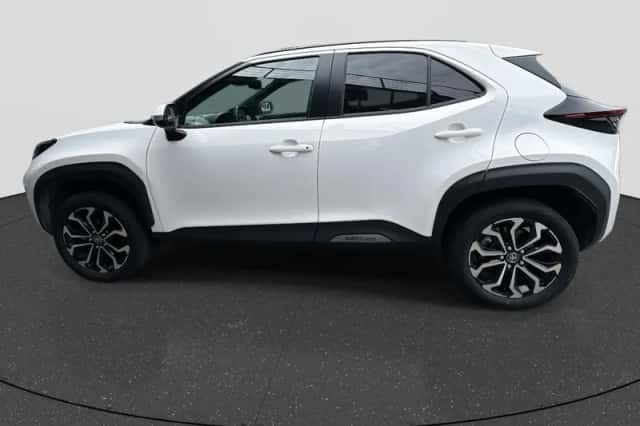 Toyota Yaris Cross (2025) thumbnail 4