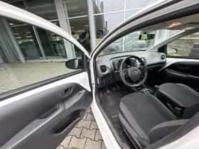 Toyota Aygo (2021) thumbnail 14