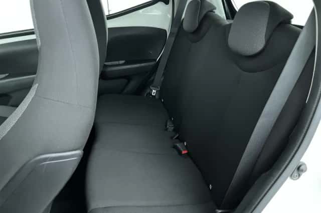 Toyota Aygo (2021) thumbnail 21