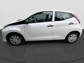 Toyota Aygo (2021) thumbnail 4