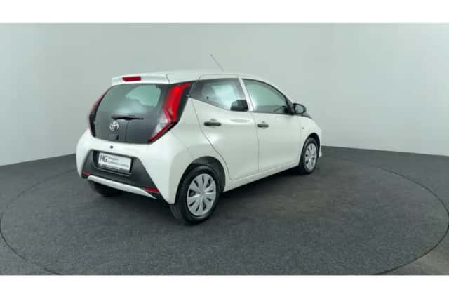 Toyota Aygo (2021) thumbnail 5