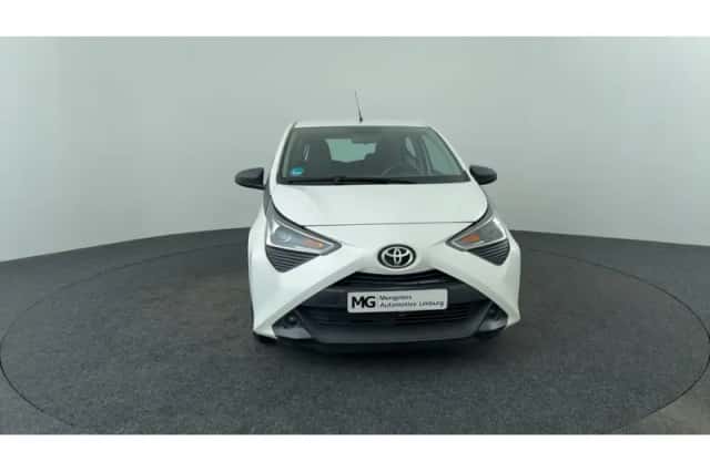 Toyota Aygo (2021) thumbnail 8