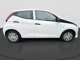 Toyota Aygo (2021) thumbnail 8