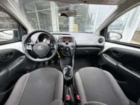 Toyota Aygo (2021) thumbnail 9