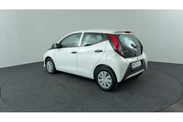 Toyota Aygo (2021) thumbnail 3