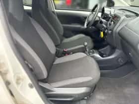 Toyota Aygo (2021) thumbnail 29