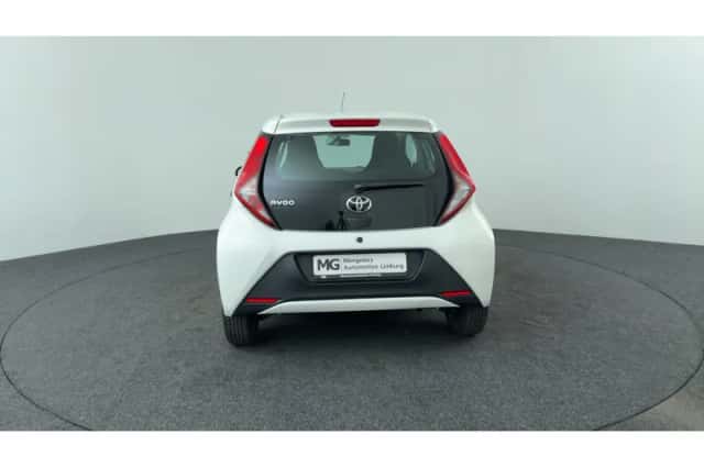 Toyota Aygo (2021) thumbnail 4