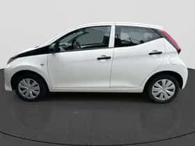Toyota Aygo (2021) thumbnail 4