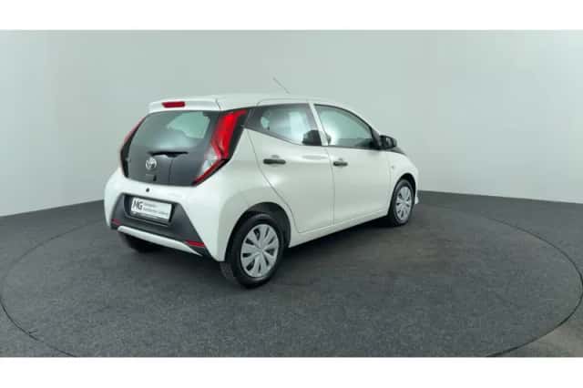 Toyota Aygo (2021) thumbnail 5