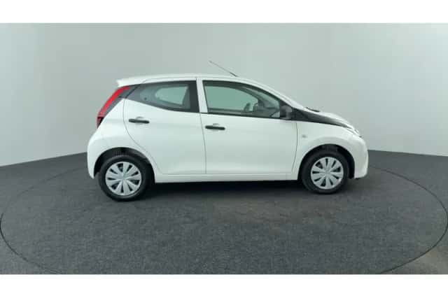 Toyota Aygo (2021) thumbnail 6