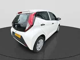 Toyota Aygo (2021) thumbnail 7