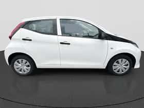 Toyota Aygo (2021) thumbnail 8