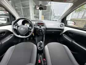Toyota Aygo (2021) thumbnail 9