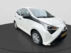 Toyota Aygo (2021) thumbnail 2