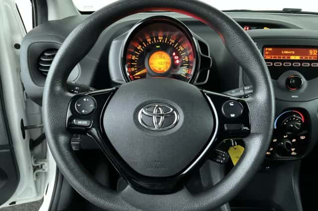 Toyota Aygo (2021) thumbnail 13