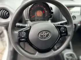 Toyota Aygo (2021) thumbnail 16