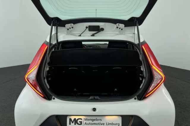 Toyota Aygo (2021) thumbnail 23