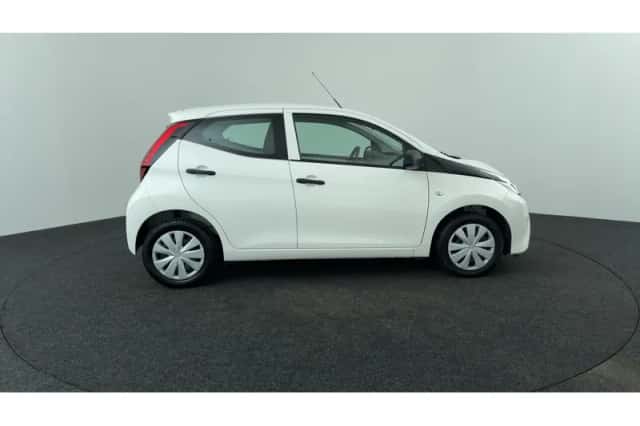 Toyota Aygo (2021) thumbnail 6