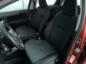Toyota Yaris (2012) thumbnail 11
