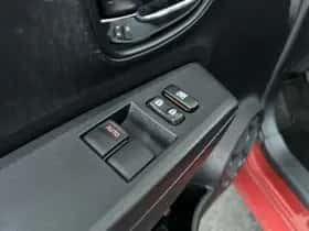 Toyota Yaris (2012) thumbnail 12