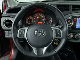 Toyota Yaris (2012) thumbnail 14