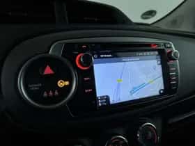 Toyota Yaris (2012) thumbnail 19